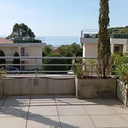 2 Pieces Terrasse Vue Mer, Piscine, Parking * Sainte-Maxime