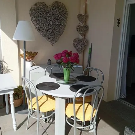 Apartman 2 Pieces Terrasse Vue Mer, Piscine, Parking