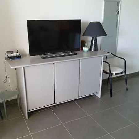 Apartman 2 Pieces Terrasse Vue Mer, Piscine, Parking *