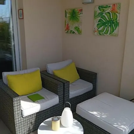 2 Pieces Terrasse Vue Mer, Piscine, Parking Apartman *